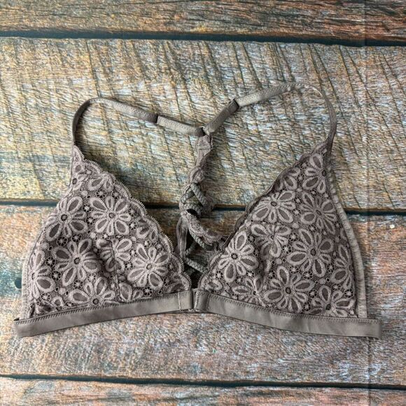 Victoria's Secret Other - Victoria's Secret Bralette Bra Size Large Gray Floral Lace Front-Close Wireless